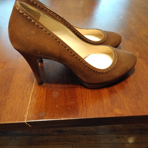 Prada - Picture 5 of 8